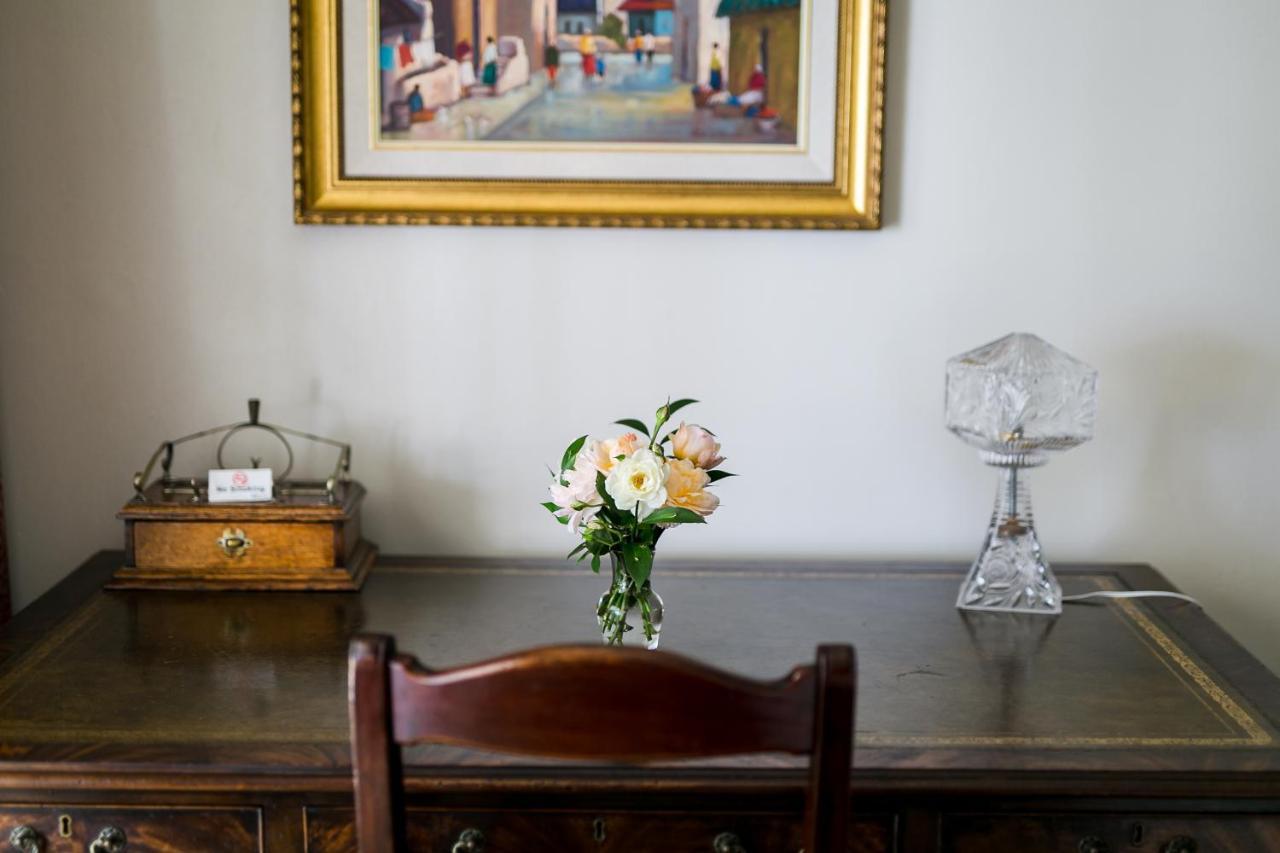 Burkleigh House Hotel Йоханесбург Екстериор снимка