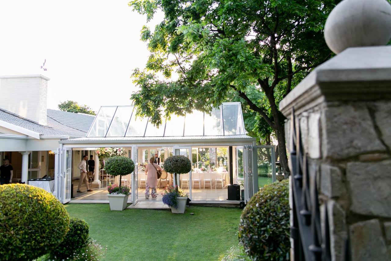 Burkleigh House Hotel Йоханесбург Екстериор снимка